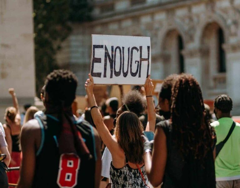 Rêver de protestation | Signification et interprétation