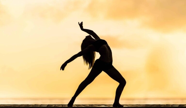 Dream bending, stooping or stretching - dream meaning bending, stooping or stretching