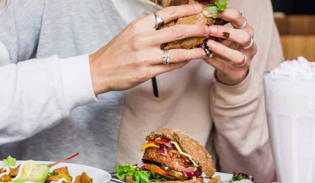 Dream bulimia - dream meaning bulimia