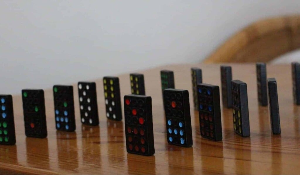 Dream domino - dream meaning domino