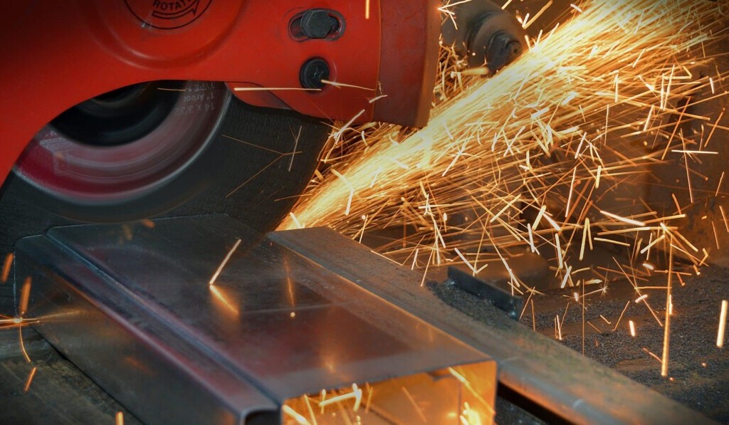 Dream electric saw or saw machine - dream meaning electric saw or saw machine
