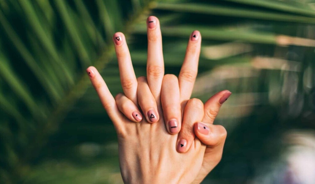 Dream fingers - dream meaning fingers