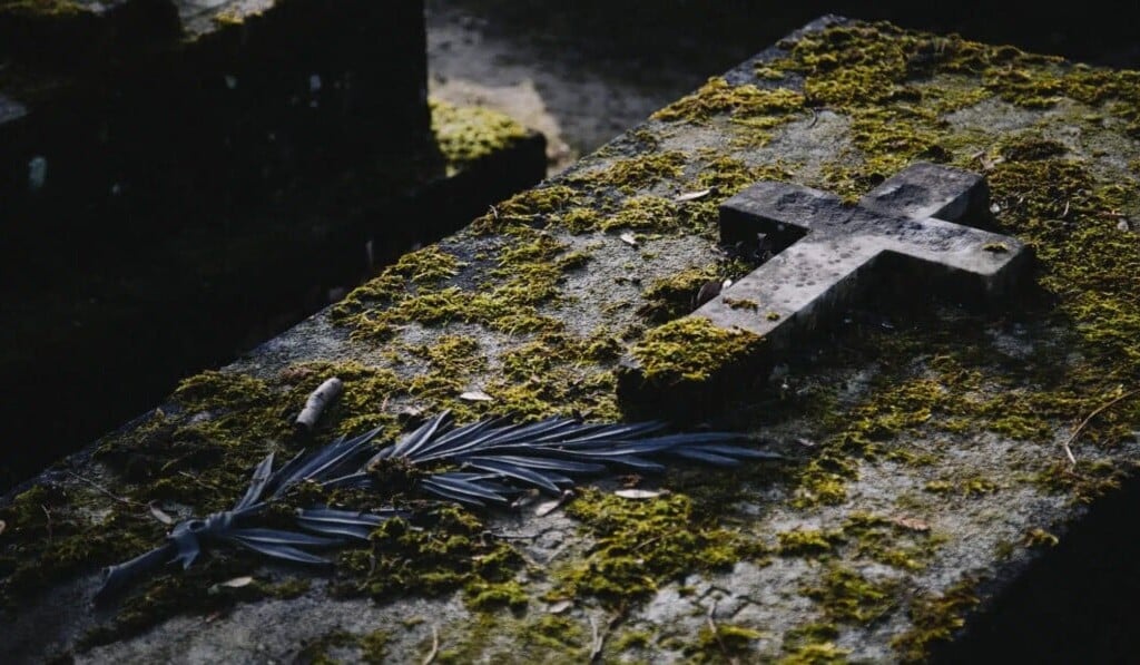 Dream grave - dream meaning grave