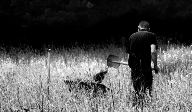 Dream gravedigger - dream meaning gravedigger