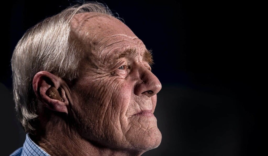 Dream hearing aid - dream meaning hearing aid