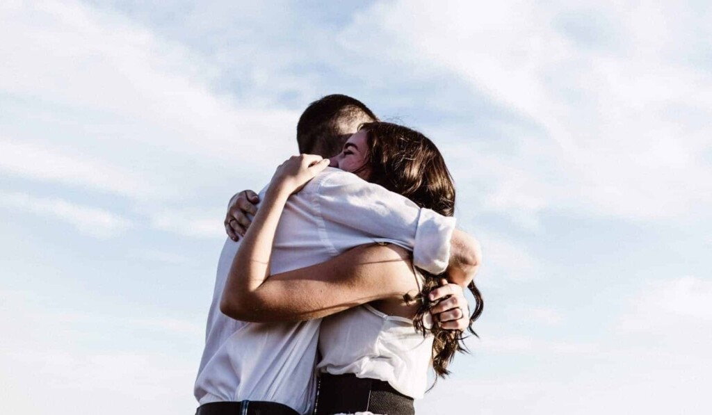 Dream hugging or hugging - dream meaning hugging or hugging
