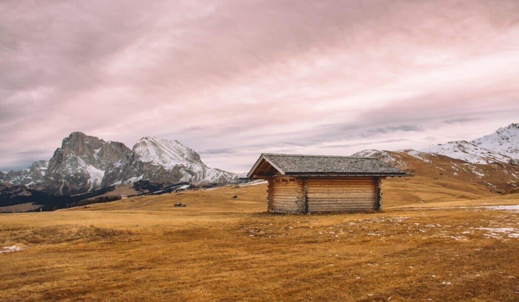 Dream hut - dream meaning hut