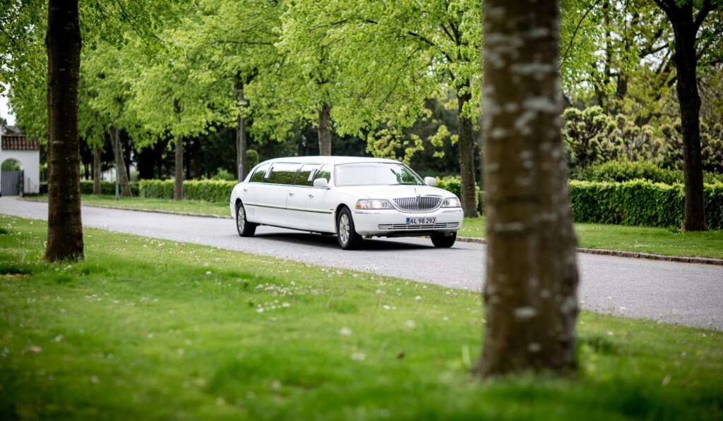 Dream limousine - dream meaning limousine