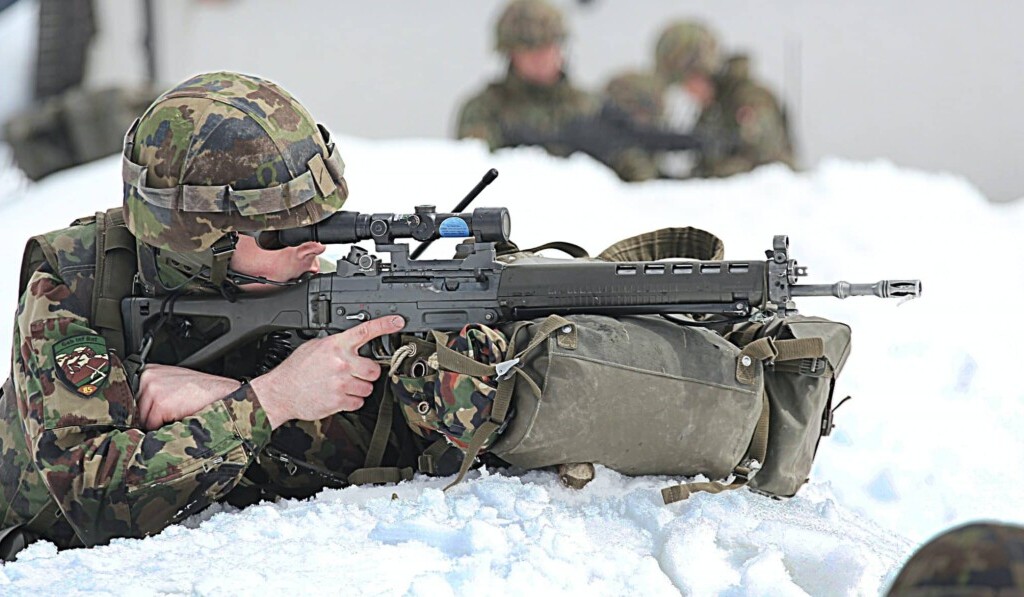 Dream machine gun or machine gun - dream meaning machine gun or machine gun