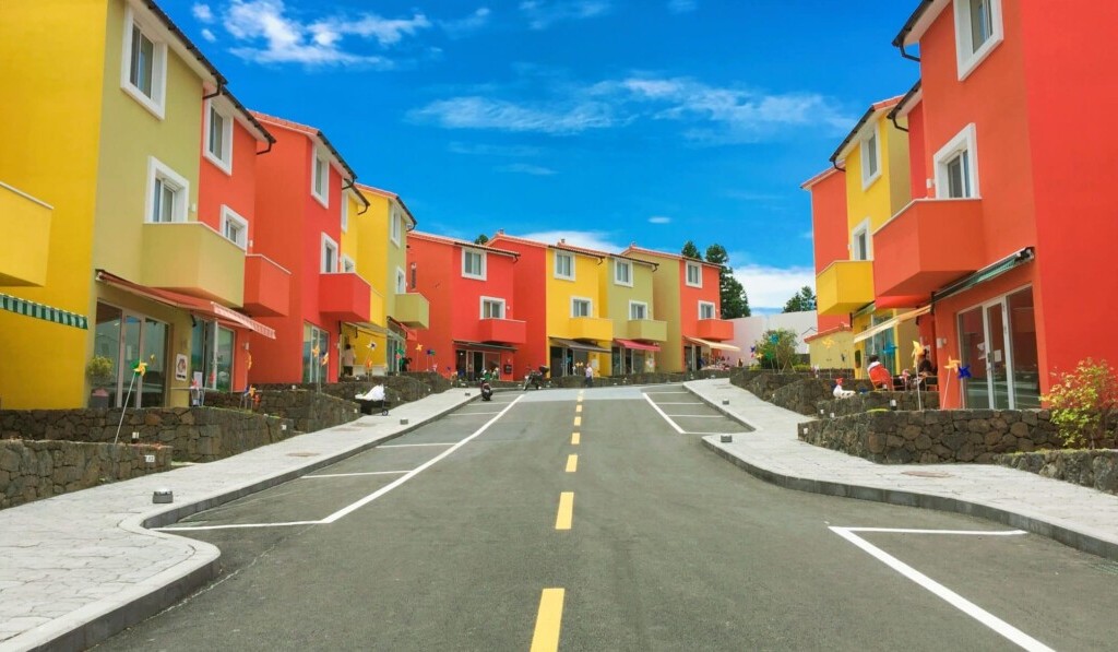 Dream neighbourhood - dream meaning neighbourhood