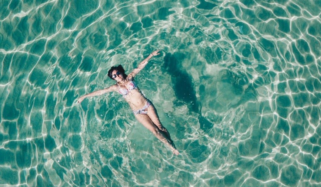 Dream swimming - dream meaning swimming