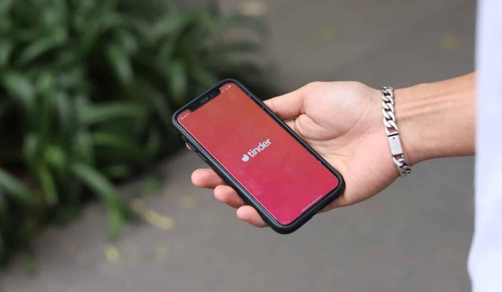 Dream Tinder (dating) - dream meaning Tinder (dating)
