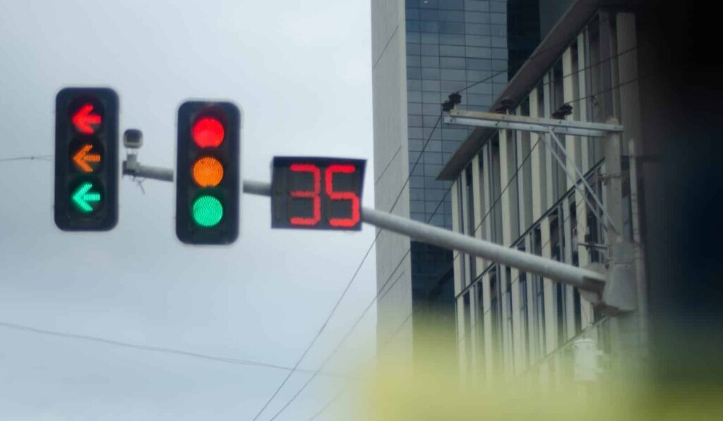 Dream traffic light or traffic light - dream meaning traffic light or traffic light