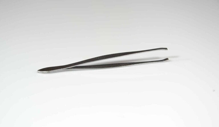 Dream tweezers - dream meaning tweezers