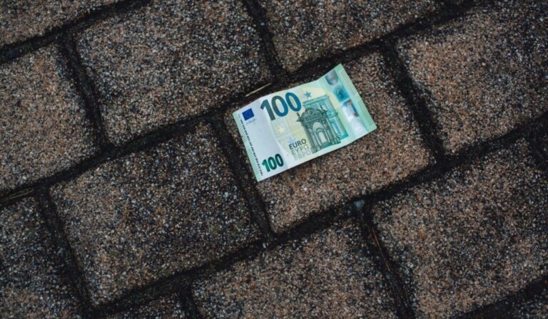 Droom bankbiljet • droom betekenis bankbiljet • droom uitleg op dromen.site