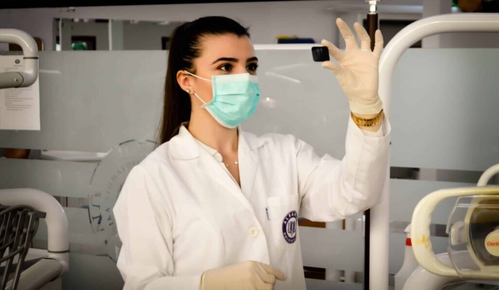 Droom chirurgisch masker • droom betekenis chirurgisch masker • droom uitleg op dromen.site