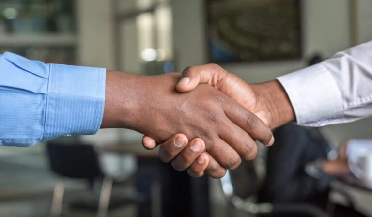 Droom een hand geven • droom betekenis een hand geven • droom uitleg op dromen.site