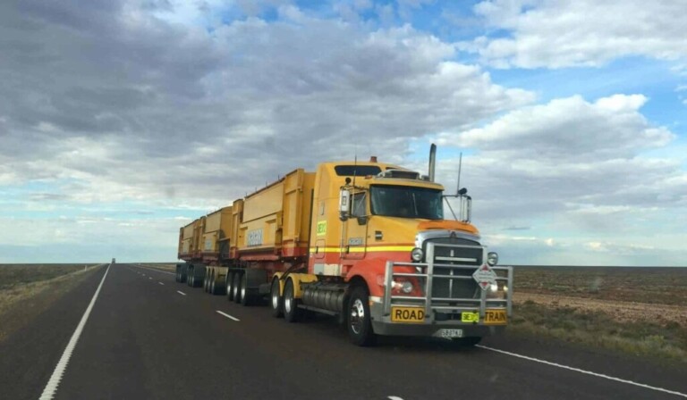 Droom vrachtwagen • droom betekenis vrachtwagen • droom uitleg op dromen.site
