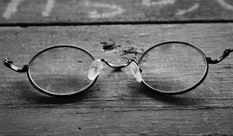 Soñar con gafas rotas - significado de soñar con gafas rotas