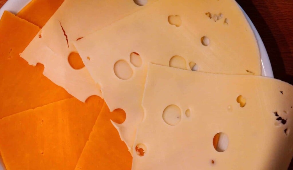 Sognare formaggio svizzero o formaggio a buchi - significato dei sogni Formaggio svizzero o formaggio a buchi