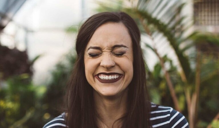 Dream giggle - semnificația visului giggle