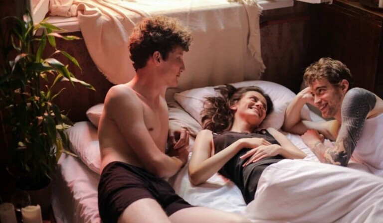Vis trio sau ménage à trois - semnificația visului trio sau ménage à trois