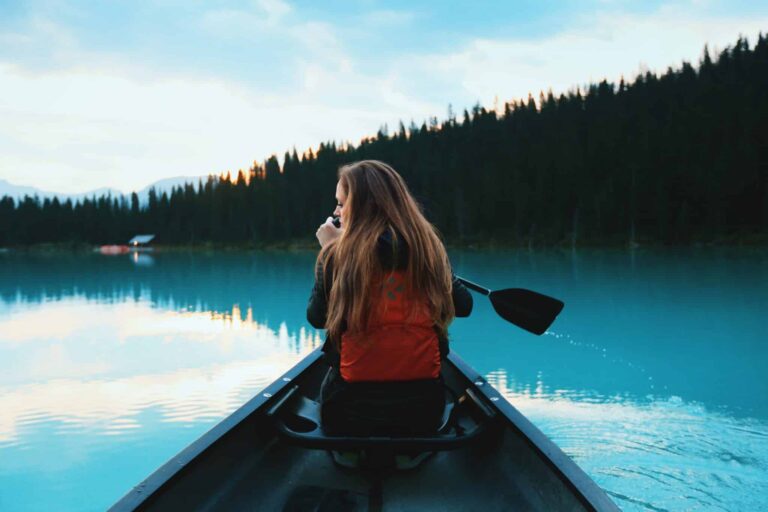 Rêver de canoe | Signification et interprétation