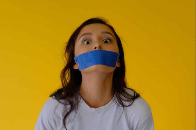 Droom over mond snoeren | Betekenis en uitleg