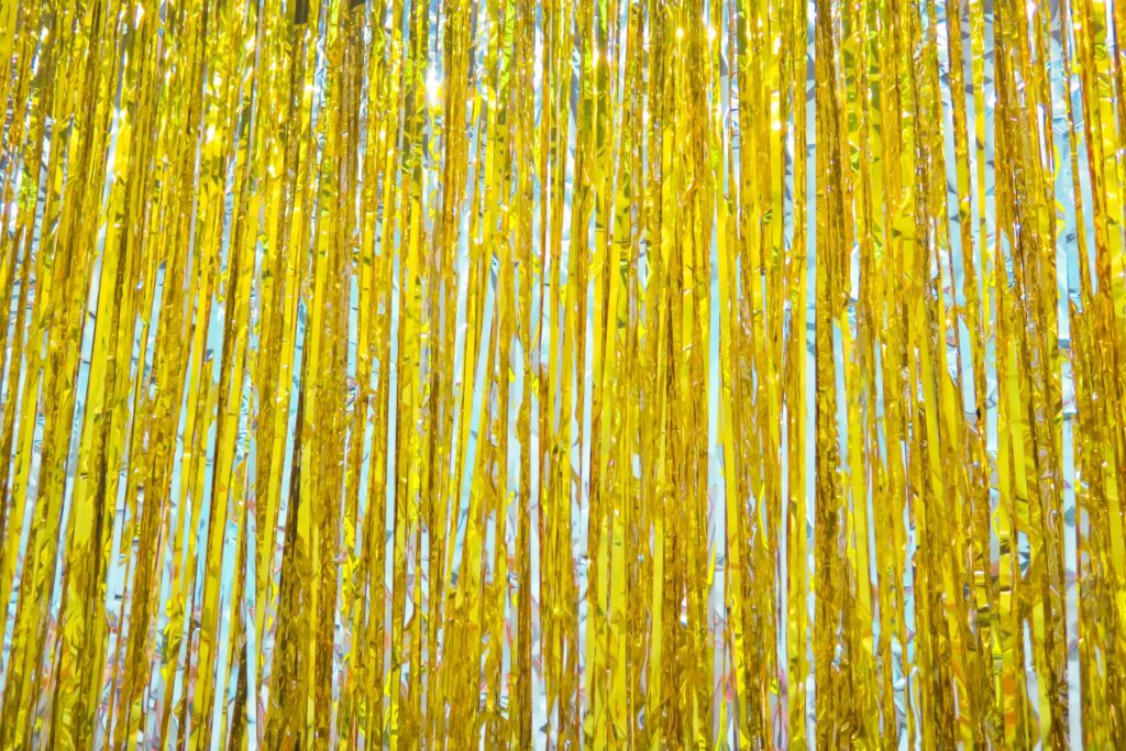 Vis despre tinsel | Semnificație și interpretare