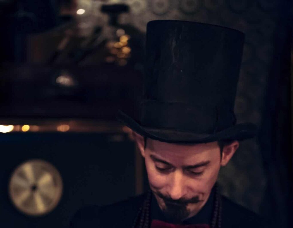 Rêver de chapeau haut de forme | Signification et interprétation