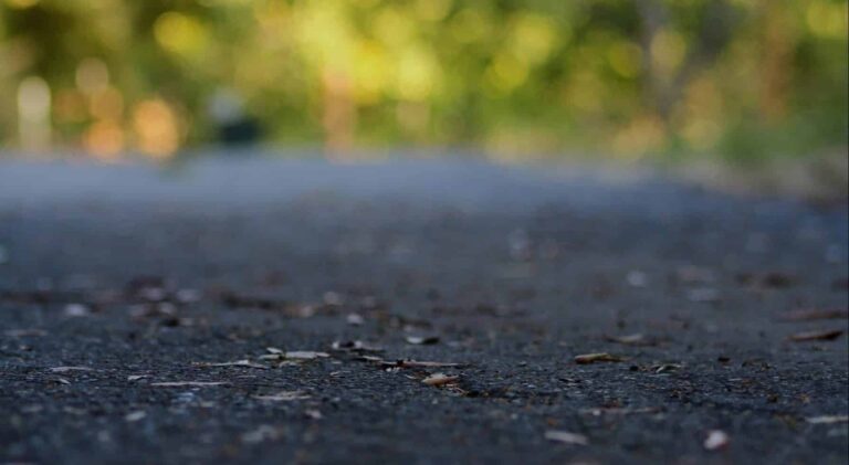 Droom over asfalt of teer | Betekenis en uitleg